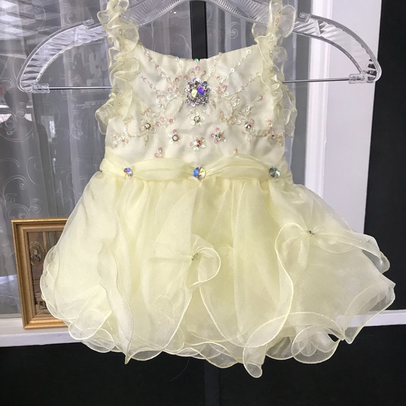 Sold- Yellow baby girl dress - Picture 4 of 5